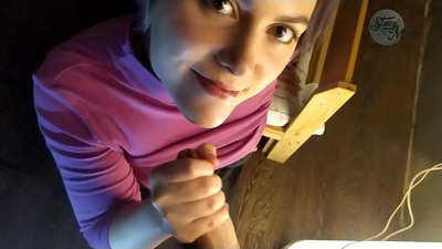 Dæmigert rússneskt heimaklám með píkusfléttu og góðum djúpum sopa