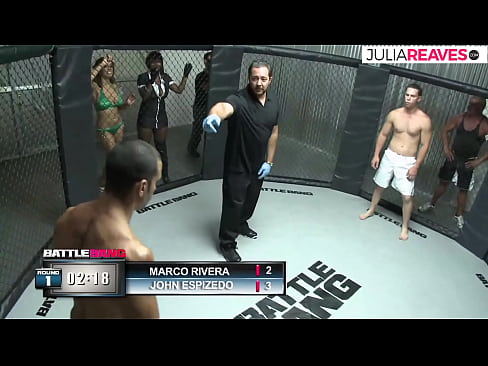 ❤️ Ultimate Fighter ríða númerastúlku strax eftir bardaga í hringnum ❤️ Klám hjá okkur